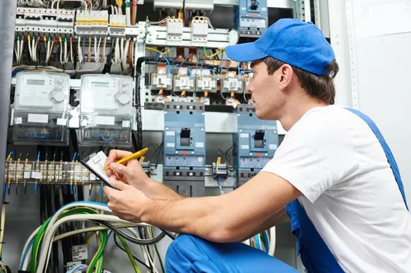 Commercial Electrician Services for Safe and Efficient Operations